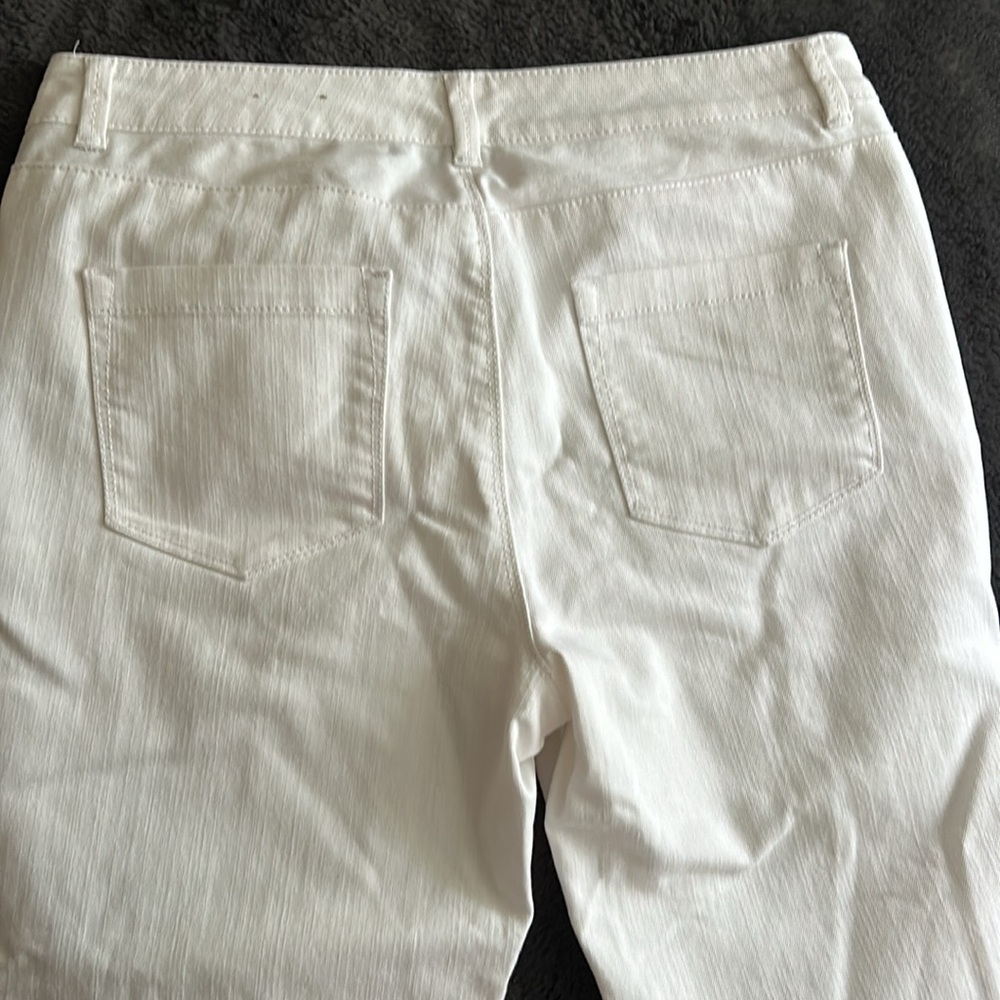 Coldwater Creek White Embroidered Jeans - Picture 3 of 5